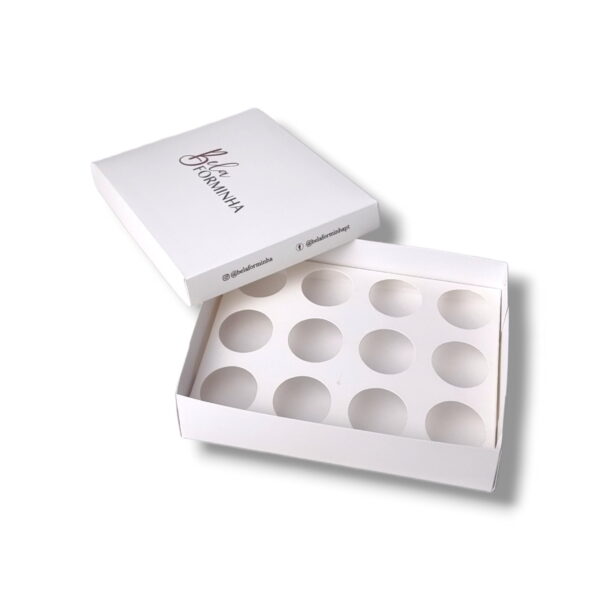 Caixa para 12 brigadeiros Branca - Personalizada